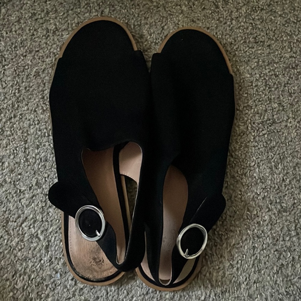 Caslon black Sandles size 8 1/2